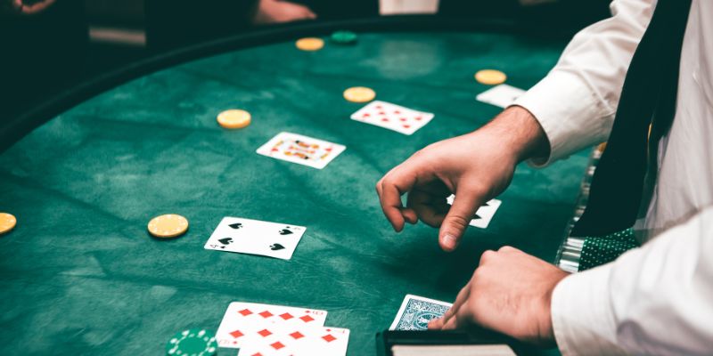 Kinh nghiệm chơi poker online phải quan sát đối thủ